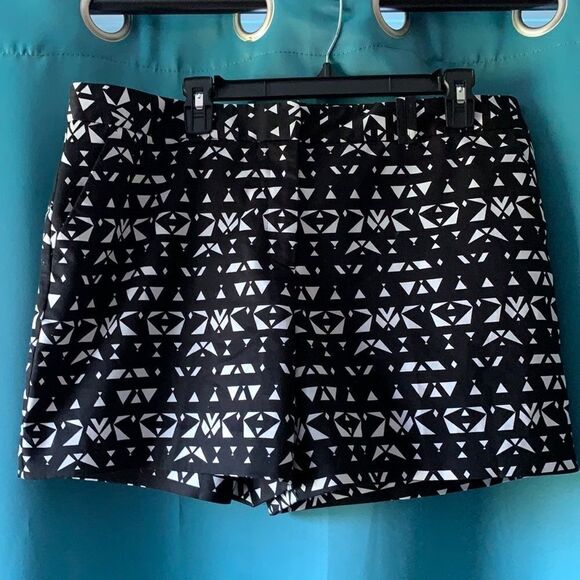Size 16 NWOT shorts - Picture 1 of 9